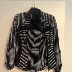 Lulu lemon Black and White Striped Jacket🖤🤍